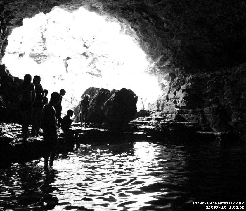 32997CrBwLe - The Grotto (The Grotto, pt 3) - Bruce Peninsula National Park